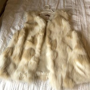 Faux fur sleeveless vest